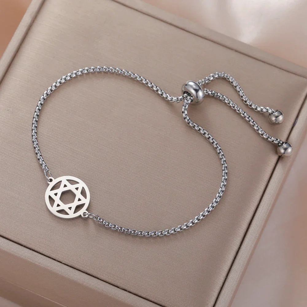 Pulsera ajustable con la <span data-glossary-id="etoile-de-david">estrella de David</span> símbolo judío plata