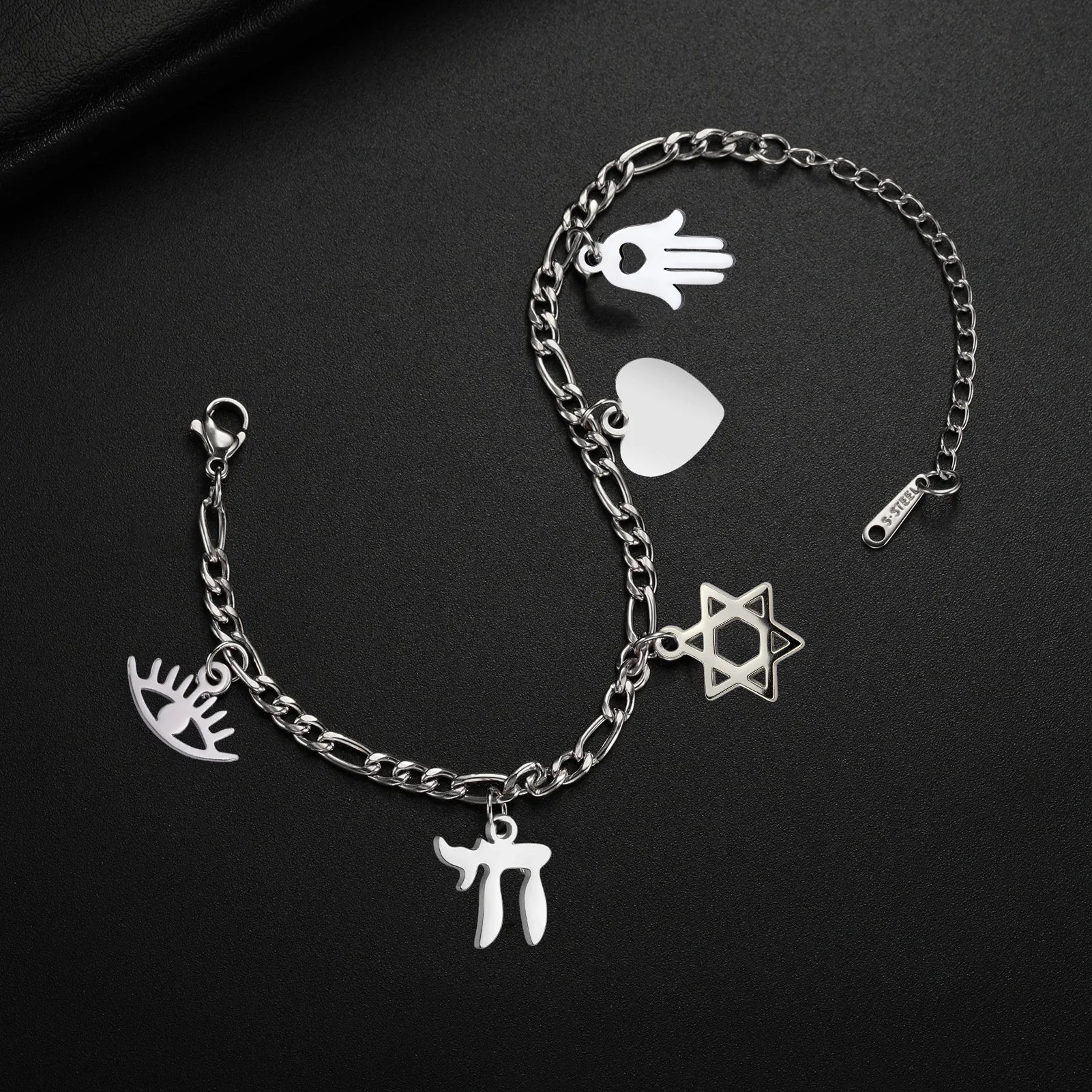 Pulsera ajustable con colgantes de protección judía plata