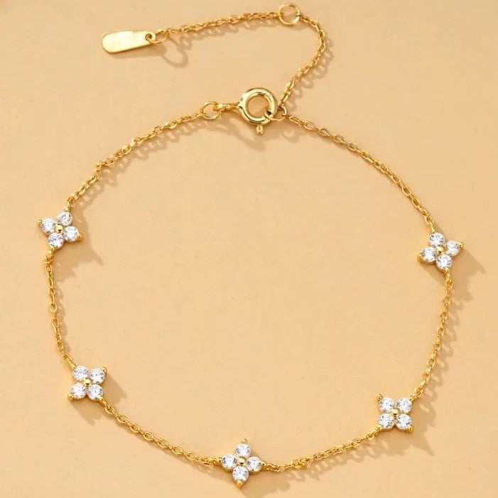 Pulsera ajustable de tréboles con strass 