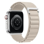 Pulsera Apple Watch con hebilla deportiva beige