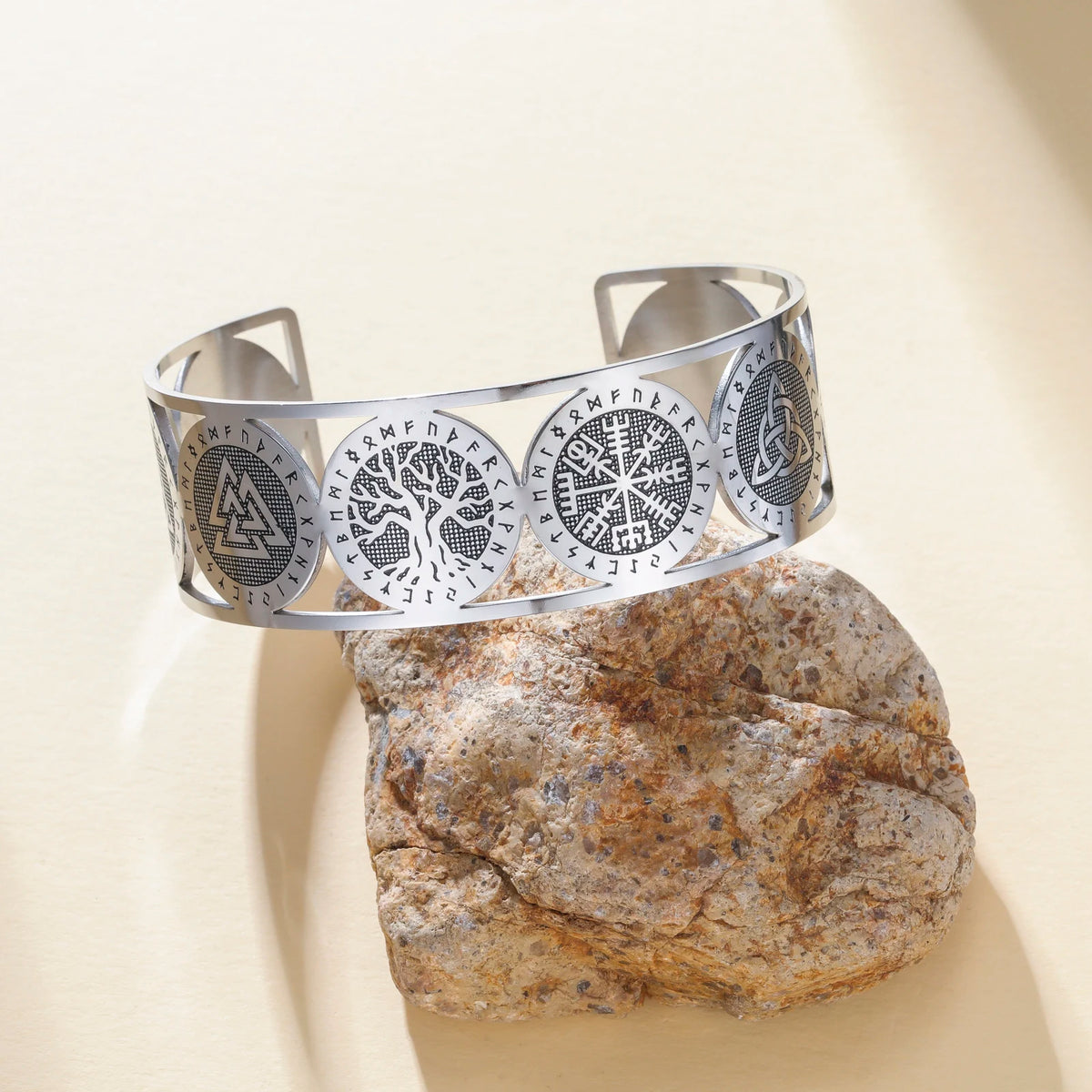Pulsera árbol de la vida de estilo nórdico adornada con runas plateadas