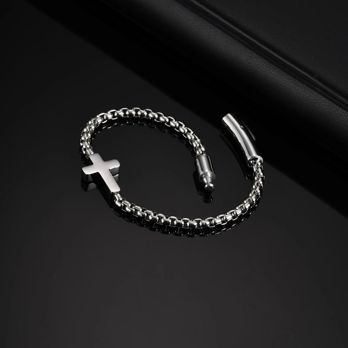 Pulsera con cruz horizontal