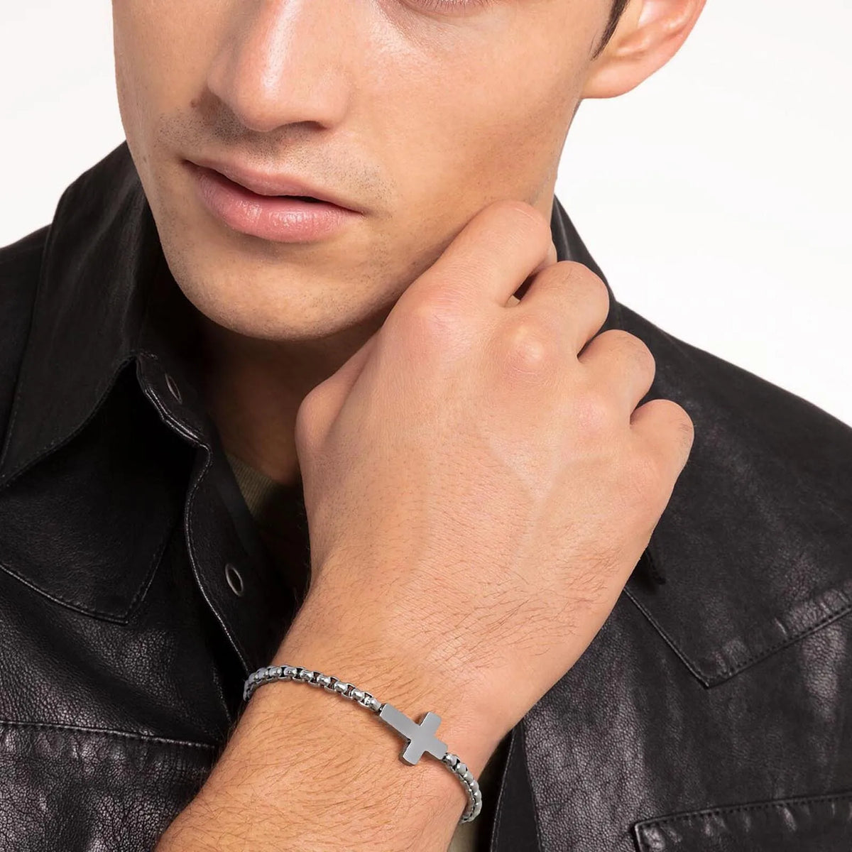 Pulsera con cruz horizontal