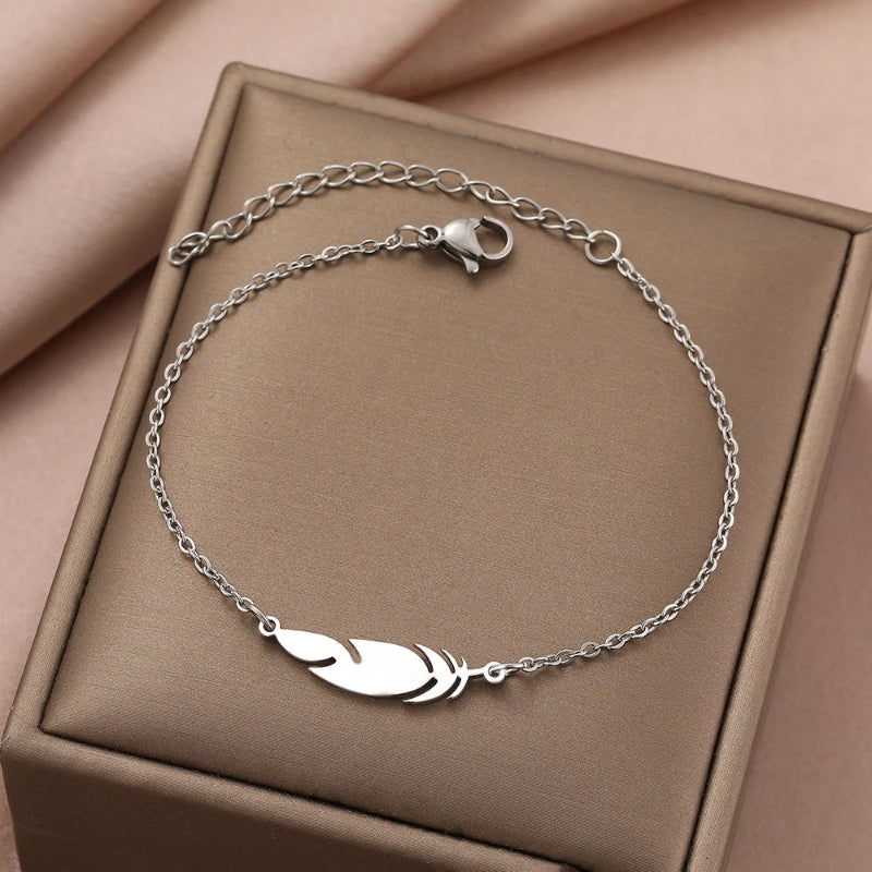 Pulsera de Encanto con Pluma plateada