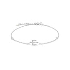 Pulsera con inicial de strass plateado e