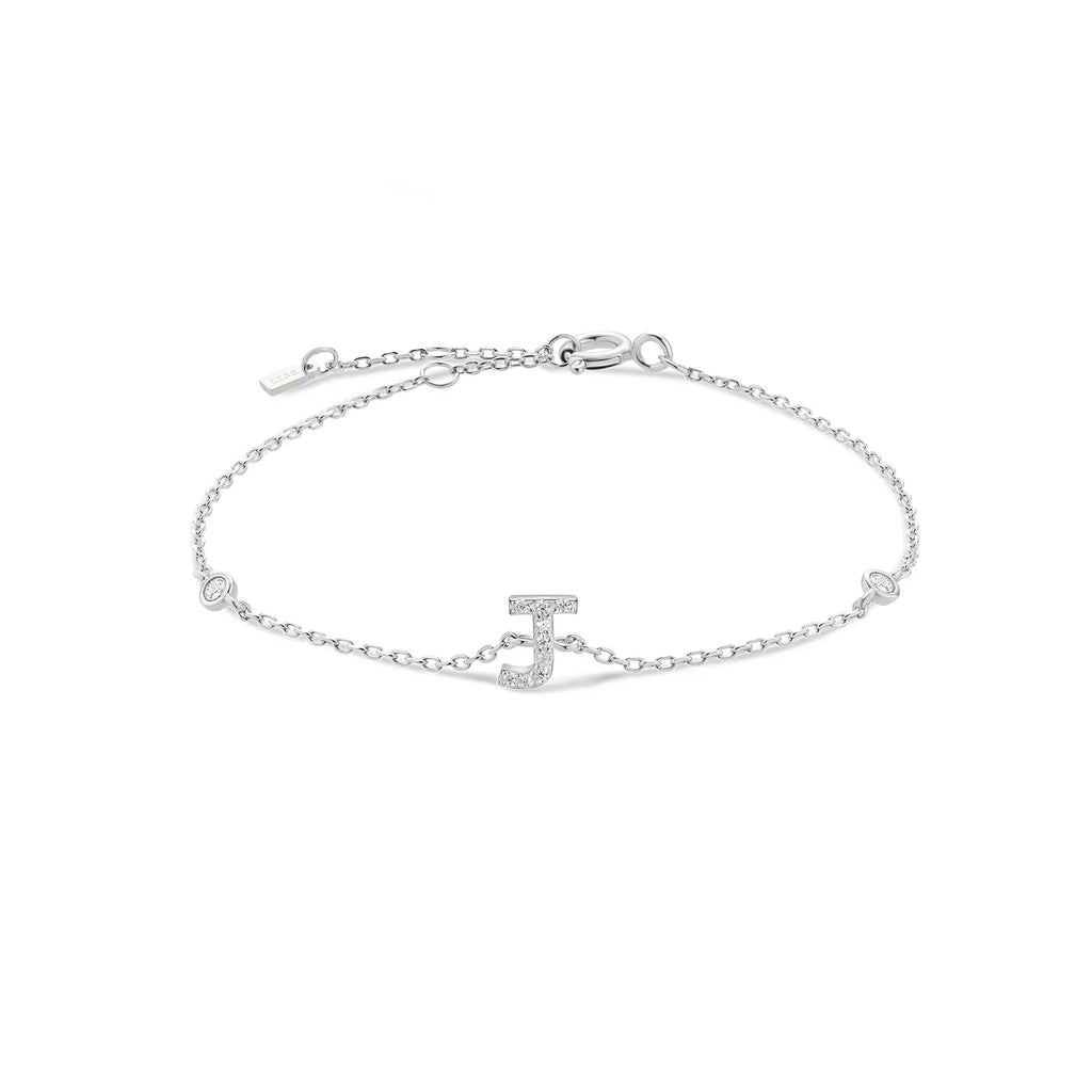 Pulsera con inicial de strass plateado j