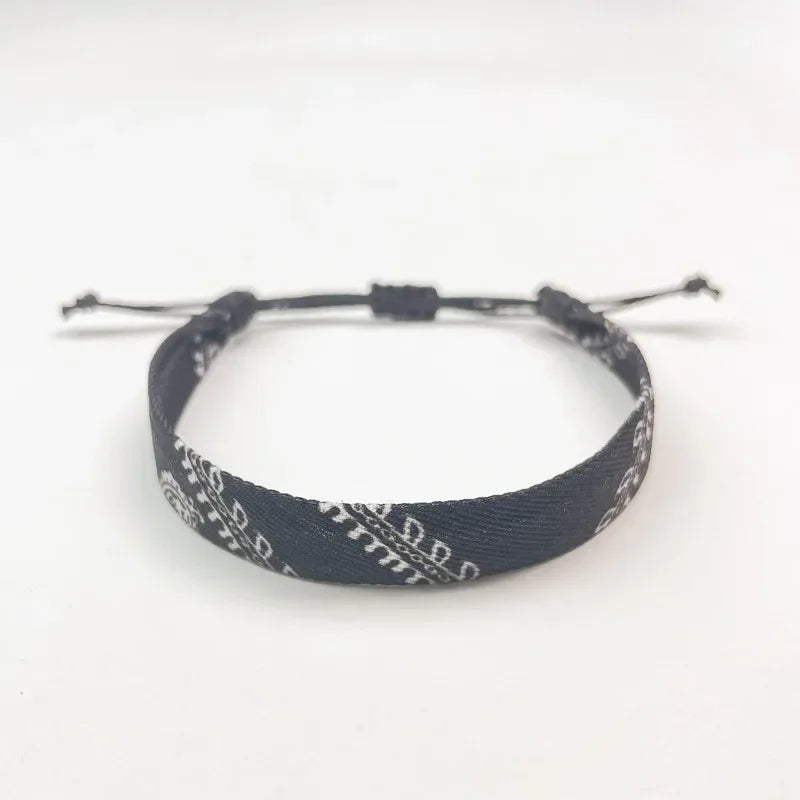 Pulsera con motivos geométricos Keffiye árabe negro
