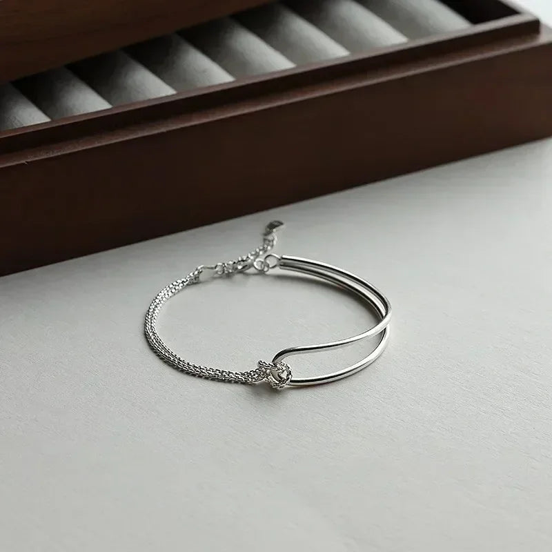 Pulsera con nudo de estilo moderno