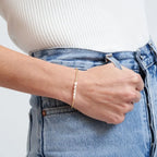 Pulsera con perlas de agua dulce alineadas