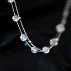 Pulsera con cuentas de piedra luna de reflejos irisados