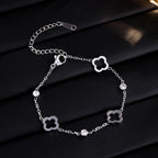 Pulsera con tréboles de 4 hojas con circonio plata