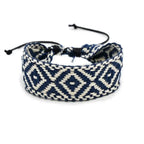 Pulsera brasileña de formas geométricas hecha a mano azul