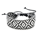 Pulsera brasileña de formas geométricas hecha a mano negra y blanca