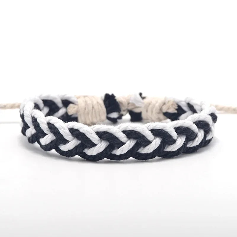 Pulsera brasileña artesanal colores naturales blanco y negro