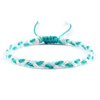 Pulsera brasileña azul hecha a mano blanco y azul claro