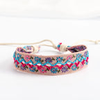 Pulsera brasileña boho bordada hecha a mano beige y azul