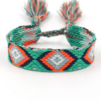 Pulsera brasileña ancha con motivos geométricos verde