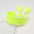 Pulsera brasileña pastel suave hecha a mano amarilla