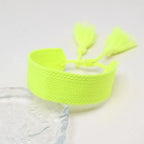 Pulsera brasileña pastel suave hecha a mano amarilla