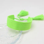 Pulsera brasileña pastel suave hecha a mano verde claro