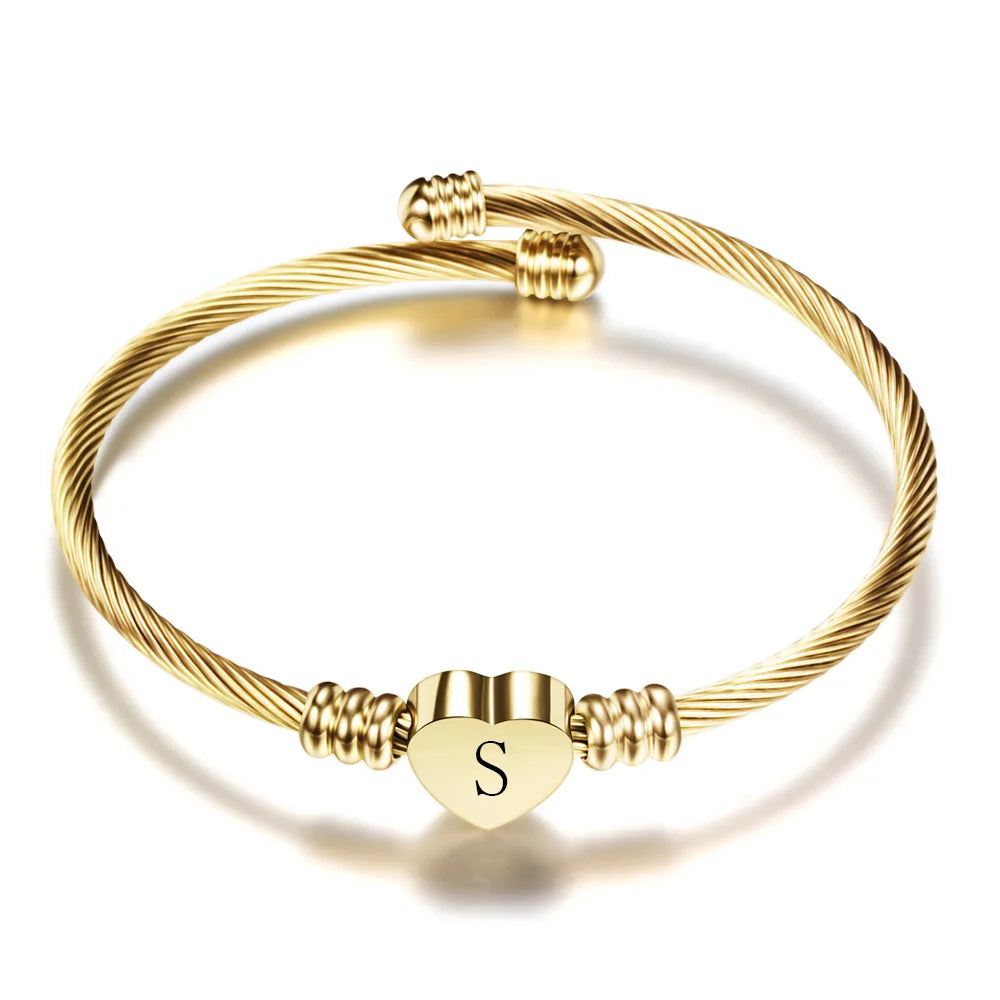 Pulsera corazón con inicial de oro s