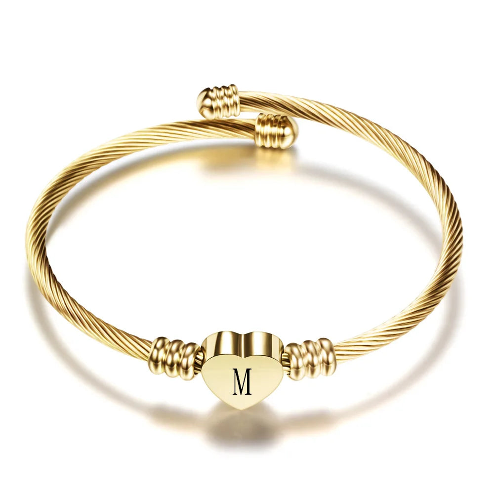 Pulsera corazón con inicial de oro m