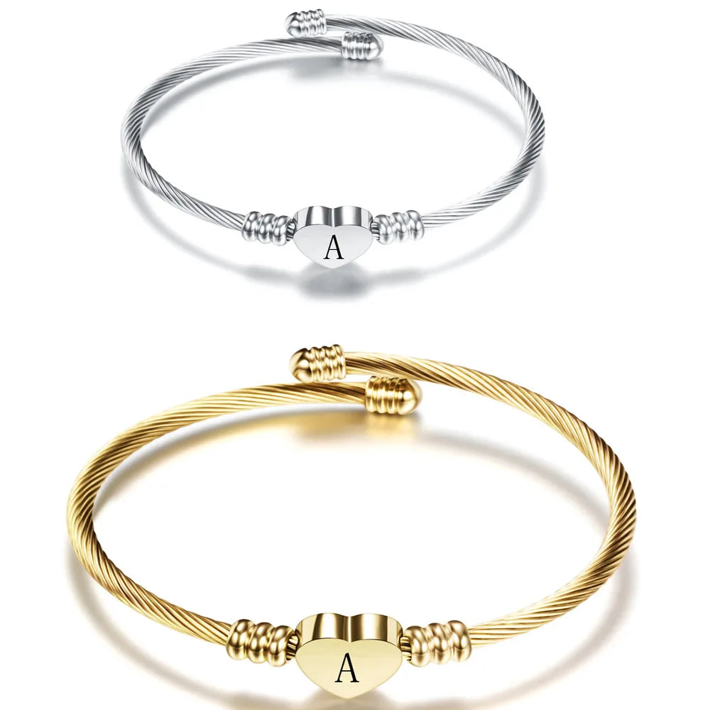 Pulsera corazón con inicial 