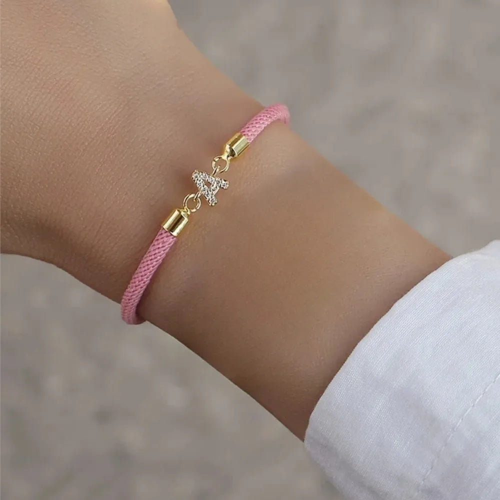 Pulsera de colores con inicial de strass - letra 