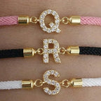 Pulsera de colores con inicial de strass - letra 