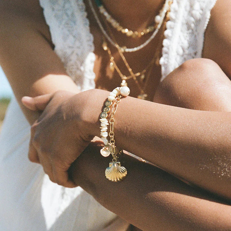 Pulsera con Concha de Vieira y Perla de Mar para Mujer