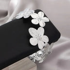 Pulsera de brazo para mujer - cadena para bíceps de pétalos de flor plateada