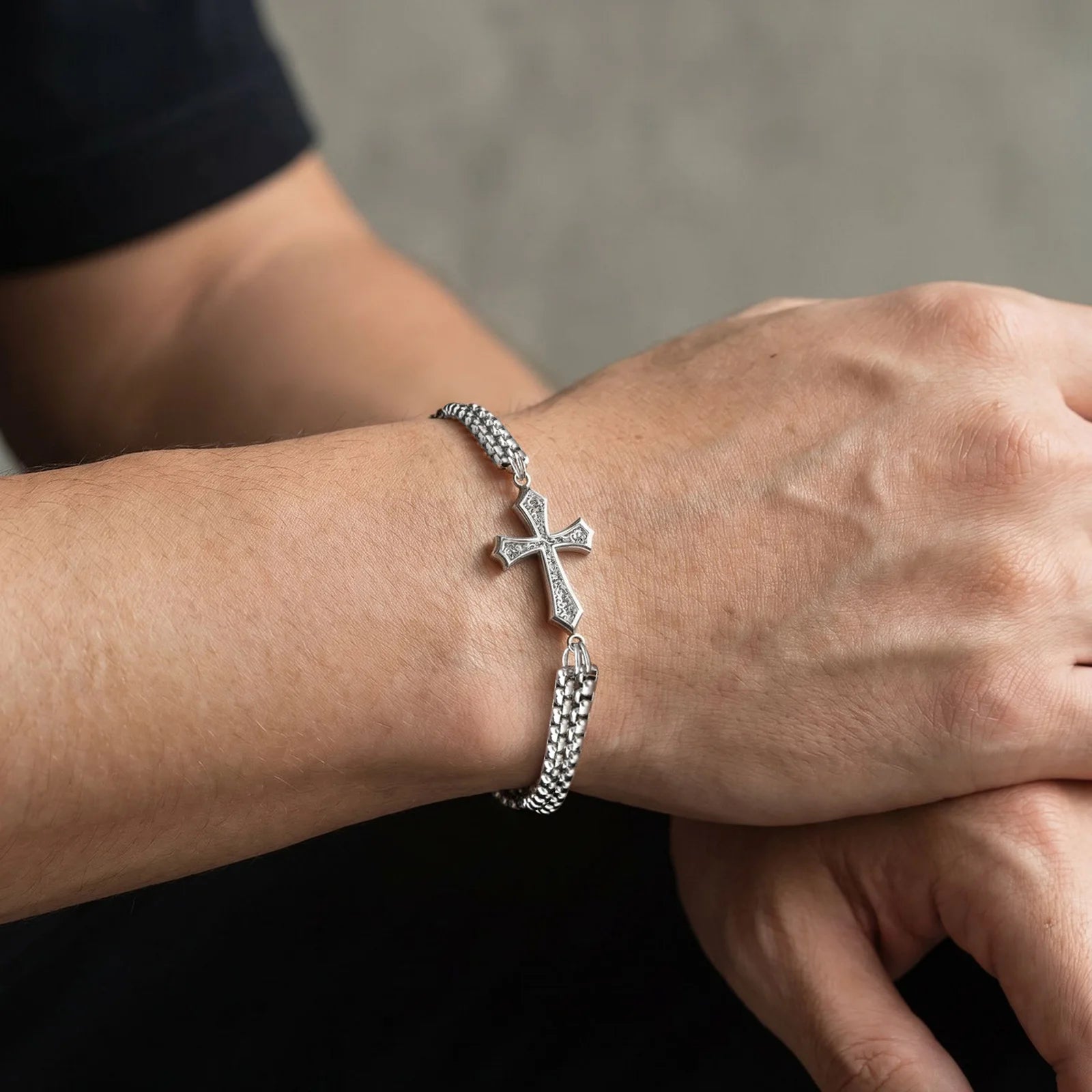 Pulsera doble cadena y cruz