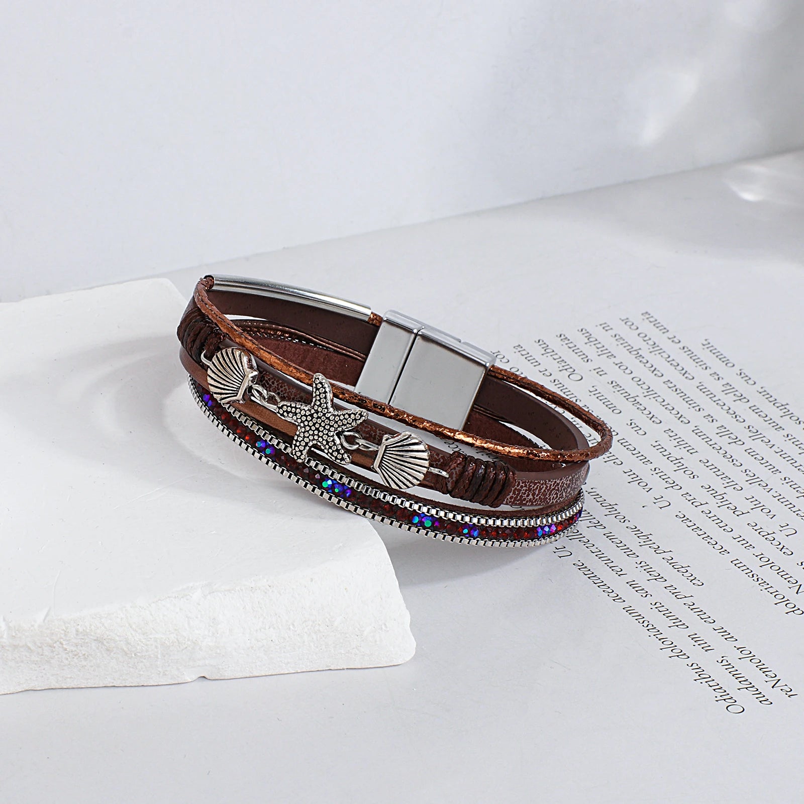 Pulsera de cuero con concha y estrella de mar marrón
