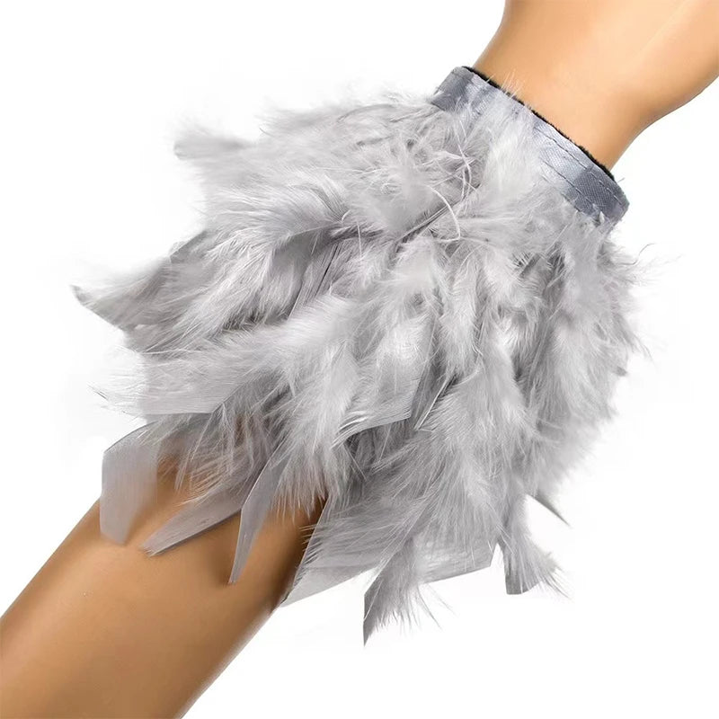 Pulsera con pluma rosa vaporosa gris