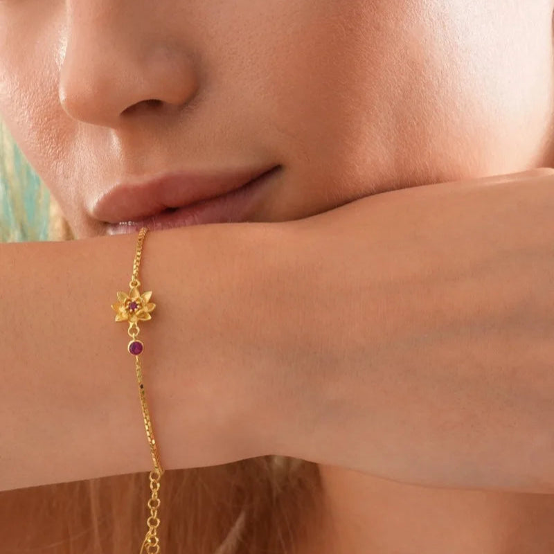 Pulsera Flor con Piedra de Nacimiento de Circonio