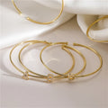 Pulsera minimalista con inicial a