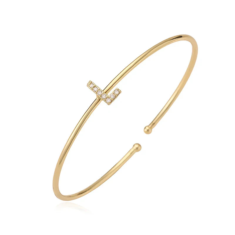 Pulsera minimalista con inicial l