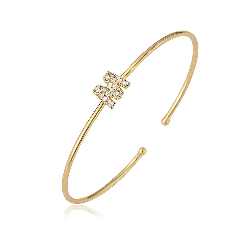 Pulsera minimalista con inicial m