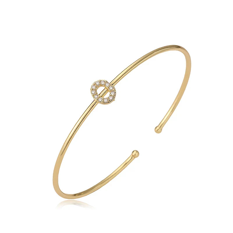 Pulsera minimalista con inicial o