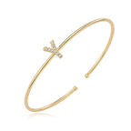 Pulsera minimalista con inicial y