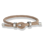 Pulsera moderna de cuerda trenzada con nudo beige