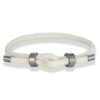Pulsera moderna de cuerda trenzada con nudo blanco