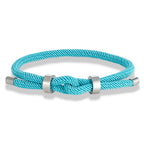 Pulsera moderna de cuerda trenzada con nudo azul claro