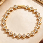 Pulsera de múltiples tréboles con cristales de colores dorado