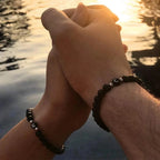 Pulsera negra inicial c