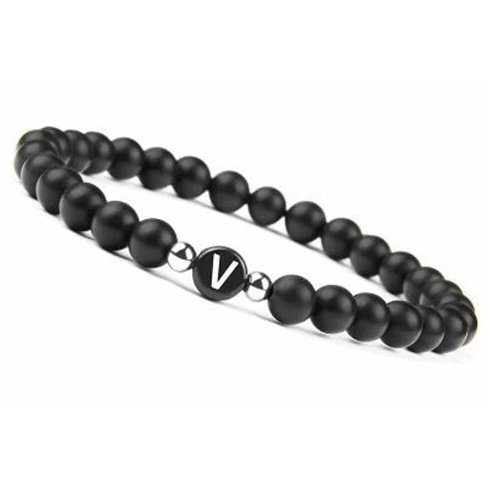 Pulsera negra inicial v