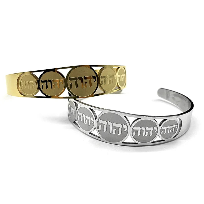 Pulsera abierta con letras en hebreo judío oro