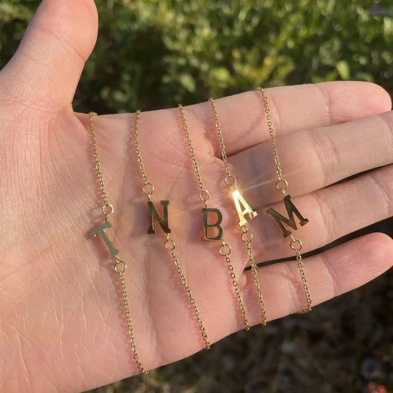 Pulsera Personalizada para Mujer con Inicial Oro b