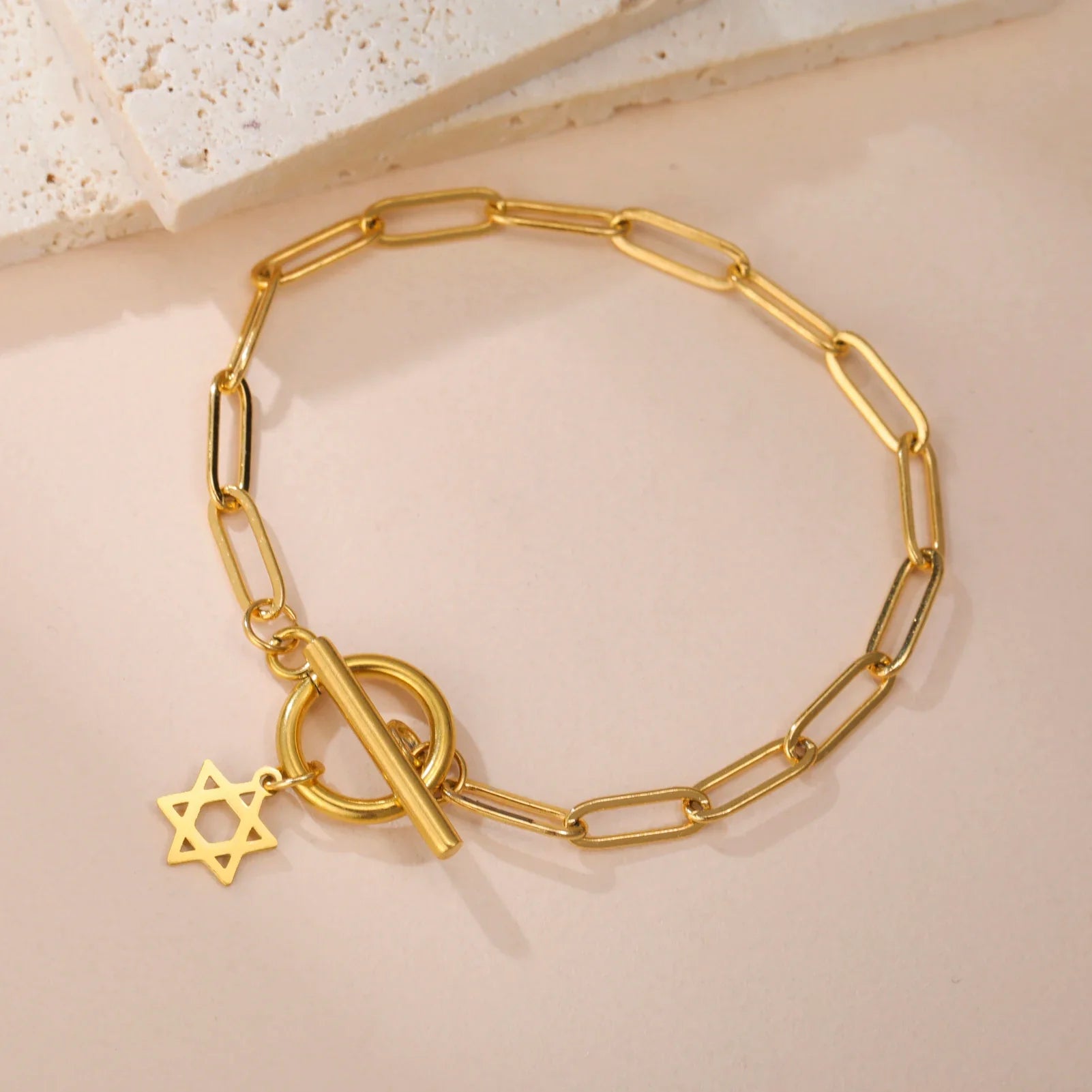 Pulsera para mujer con colgante de la <span data-glossary-id="étoile de David">estrella de David</span> símbolo judío oro