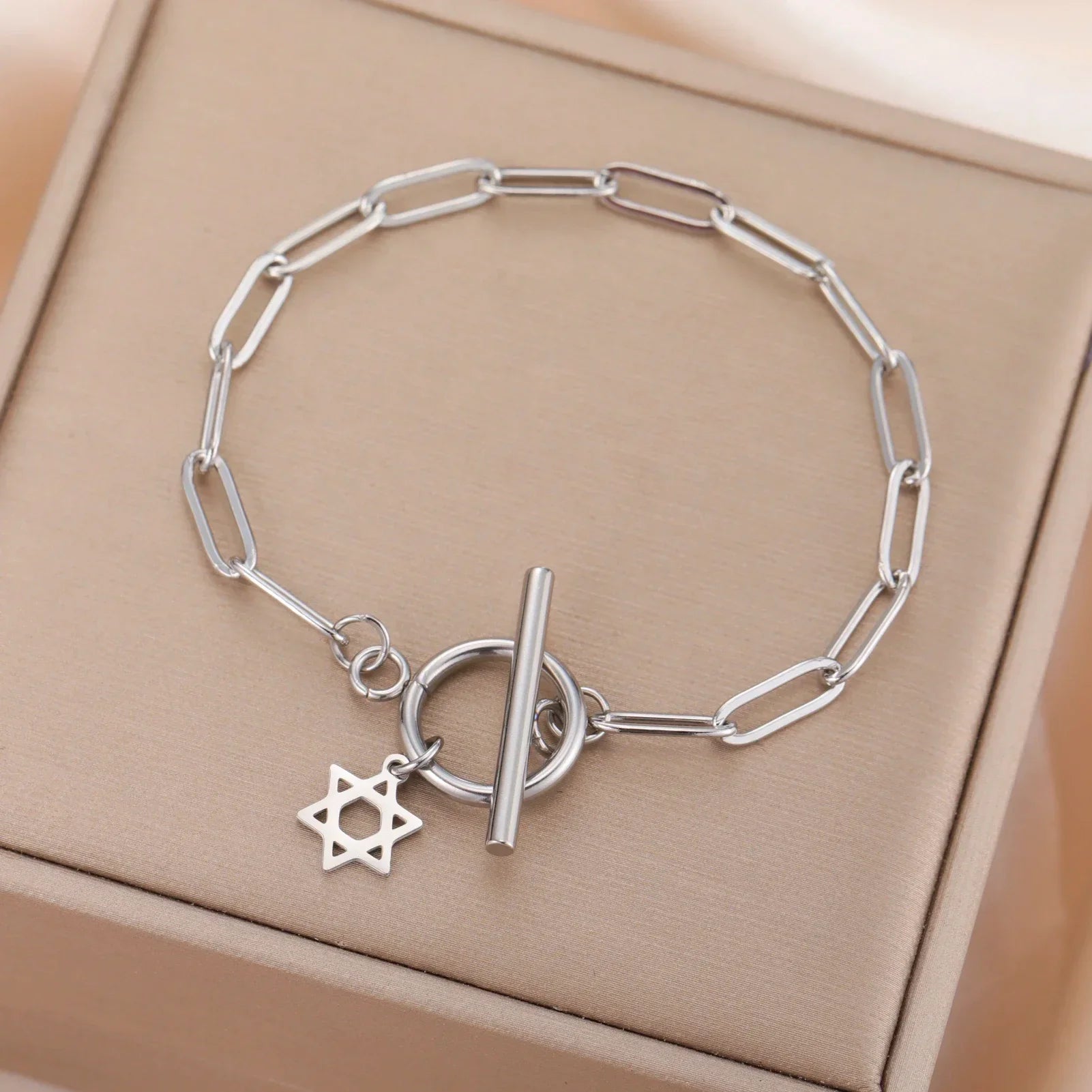Pulsera para mujer con colgante de la <span data-glossary-id="étoile de David">estrella de David</span> símbolo judío plata